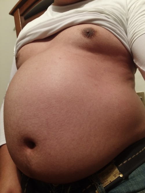 gainerburr:Stuffed belleh~I had 10 tacos, 2 slices of chocolate cake and a small