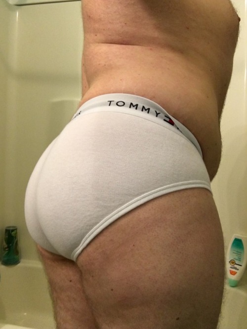 straightbuttgay: Views.