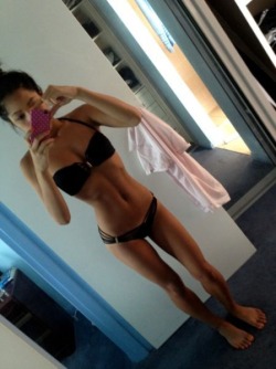 selfshotsnbeauty:  Your House IS A Gym: 21 Great exercises, no workout equipment required!