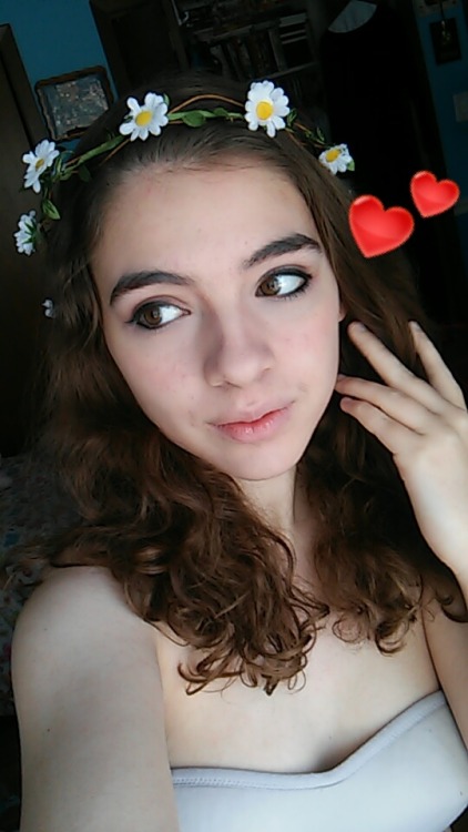 vickvicka: vickvicka: ✨✨let me be the goddess of your heart.✨✨ nikk-elli did someone say selfie part