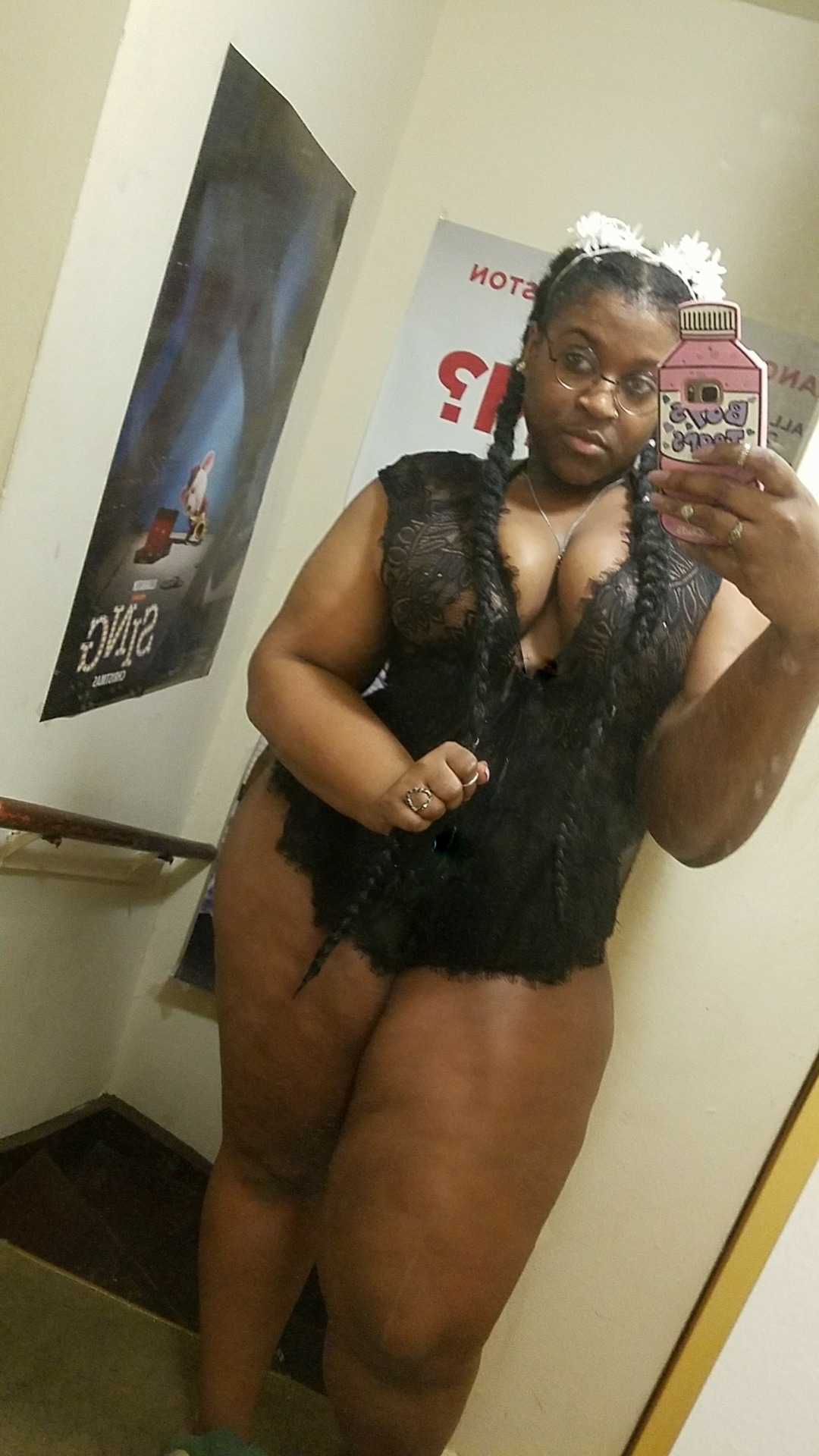fatgirlfriendly:  ok. forreal. goodnight.  ✌🏾