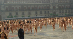 hysteroids:  Tunick_Mexico_May2007_66 by