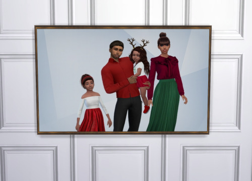 nordica-sims:December 15.Family Portait with new frame.If you put the portrait in the your simmers