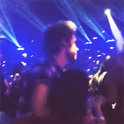 craicthatniall:  slow dancing with a little girl at iHeartRadio x 