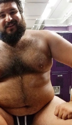 rajenren:  desirebearsinbriefs: jamesbulgeworld:    What a gorgeous huggable bear with a hot tight bulge.    He’s overflowing.   Awesome 🔥