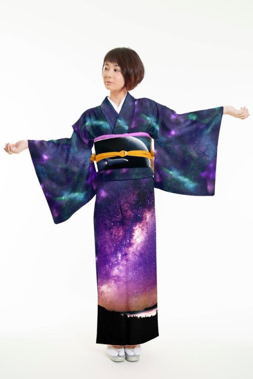 Ichiroya’s Kimonotte factory brand is planning to release very nice designs! That galaxy kimono look