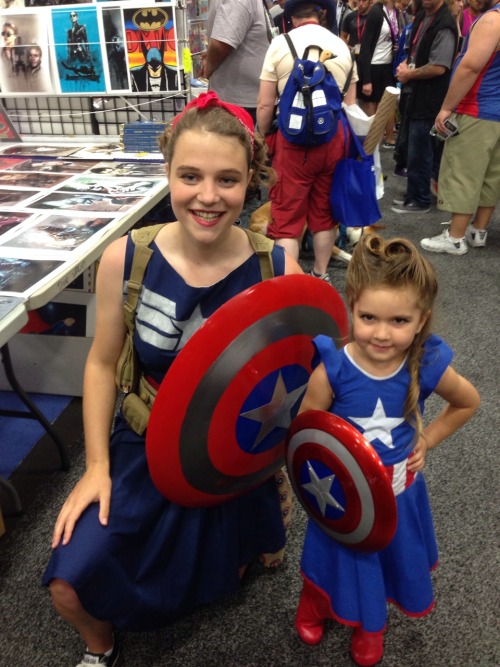 kellysue the girls in the Marvel booths kids costume contest and meeting more fun characters! Con Da