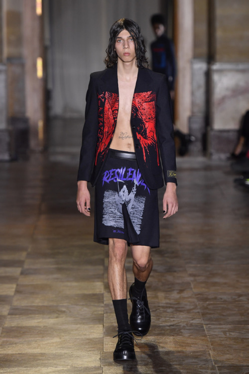 fashionablymaleofficial: (via Raf Simons Men’s RTW Spring 2022 Paris)