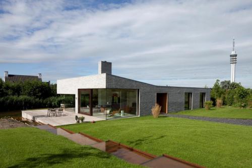 nonconcept:  Villa Frenay, located in Almere, Netherlands by Studio 70F. (Photography: Luuk Kramer)  