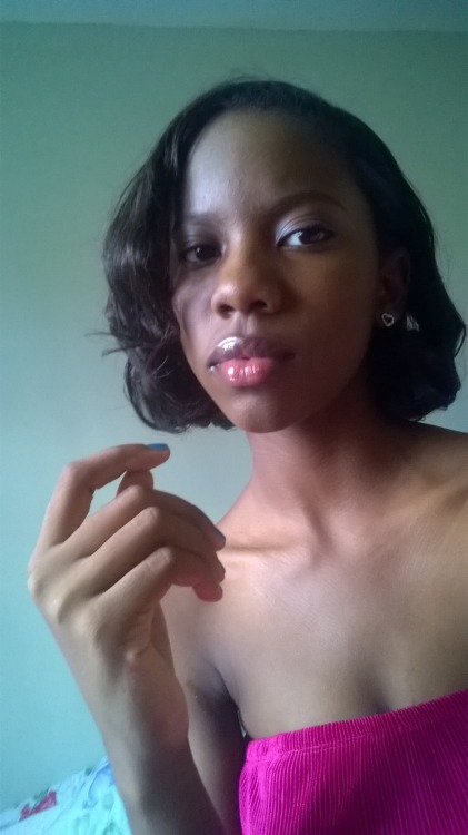 badgyal-k:thepinkcornmoon:happy blackout from your local chocolate girlMy wife