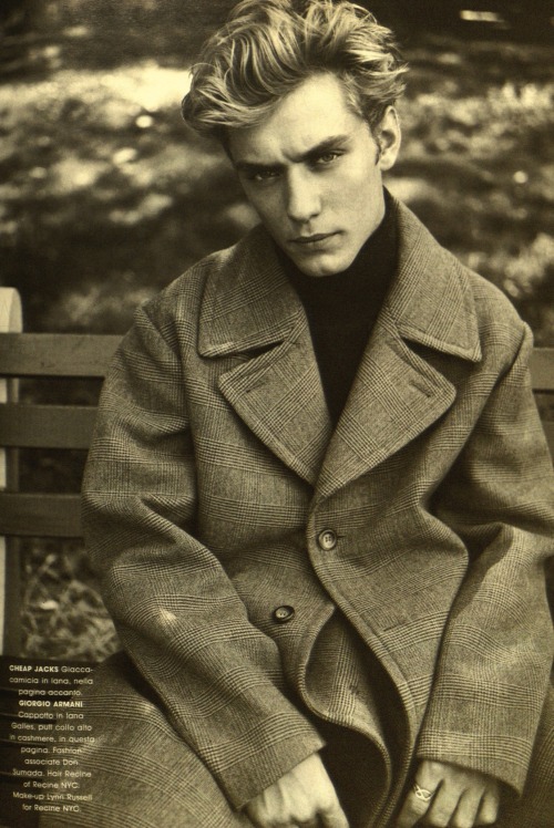 teenagedirtstache:Jude Law 1995 L’Uomo Vogue fashion editor Paul Sinclaire