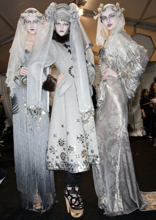 zoetica:  I’ve been collecting these images from Galliano’s perfect, gaudy, vaguely-Russia-inspired F/W 2009 tidbits for a few months now, mostly for art and styling reference, but also because they make me happy. 