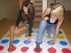 Hoseloverlv:i Would Love To Play Twister With These Pantyhose Ladies 