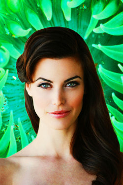 thegirlandherwolf:  1/ 50 Pictures of Meghan Ory