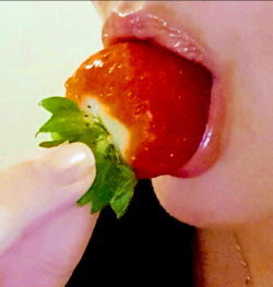 juicylips72: juicylips72:  Yum 