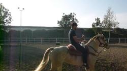 reprochesalviento:  Para pasear mi gueritaaaaaa, tengo mi caballo guero jaja :) 