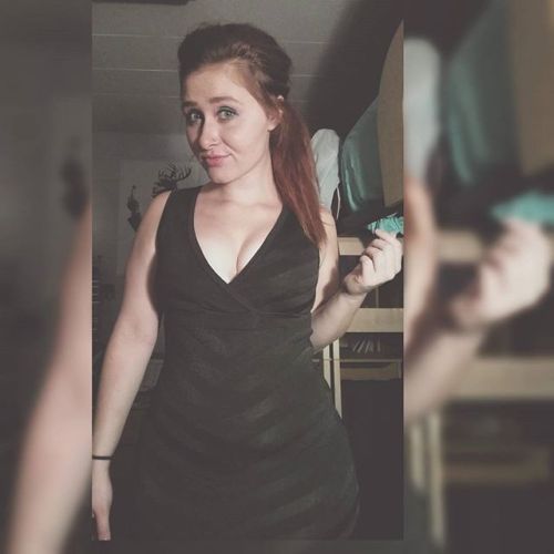 hotties-surfing-skateboarding:  redhead has cakey 😍😍 🔥RedheadHottie🔥 🔥CertifiedHottie🔥 🔥HottieCertified🔥