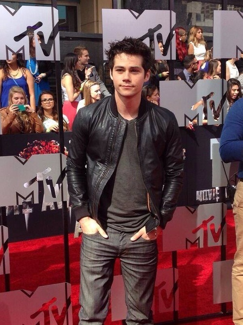 vjbrendan:  http://www.vjbrendan.com/2014/04/dylan-obrien-at-2014-mtv-movie-awards.html