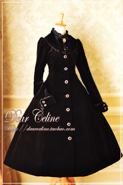 xtoxictears:  truth2teatold:  Dear Celine Autumn Coat  Need it. 