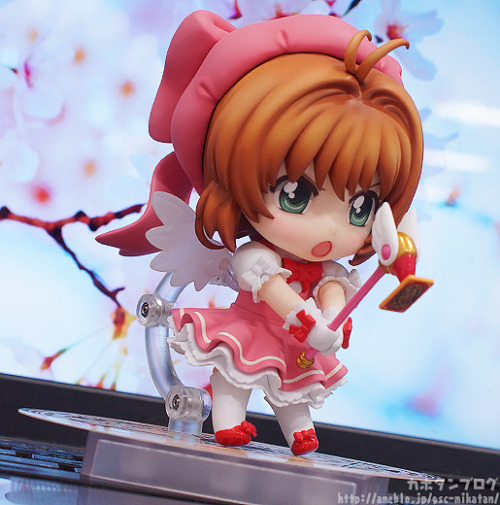 Nendoroid Sakura Kinomoto -source- She finally come!!!! >.<