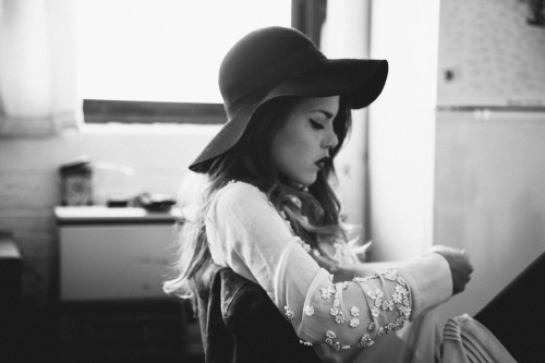 driveshesaid: new post with photos by my friend Emma inside my apartment, check out my blog for more