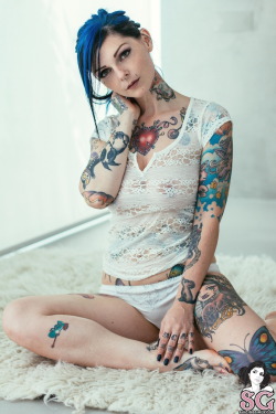 inked-girls-all-day:  Riae Suicide