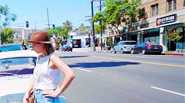 greyelven:Kristen Wiig on Comedians in Cars Getting Coffee
