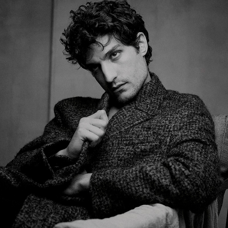discorsimetafisici:  faessbenders:  louis garrel in ‘national treasures’ photographed