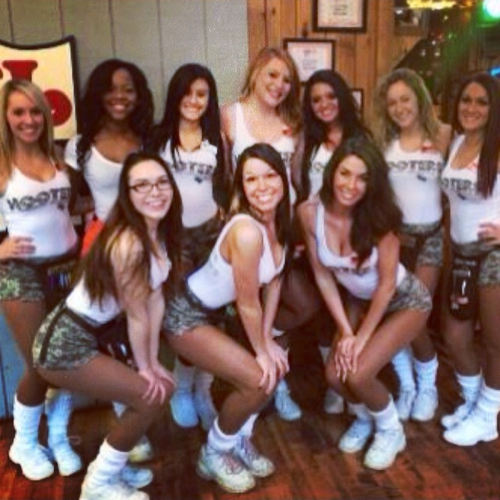 hooters girls