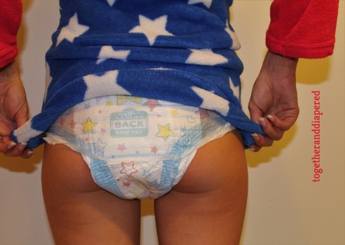 togetheranddiapered: Even Wonder Woman wears diapers! This is an old picture set but a favorite!http