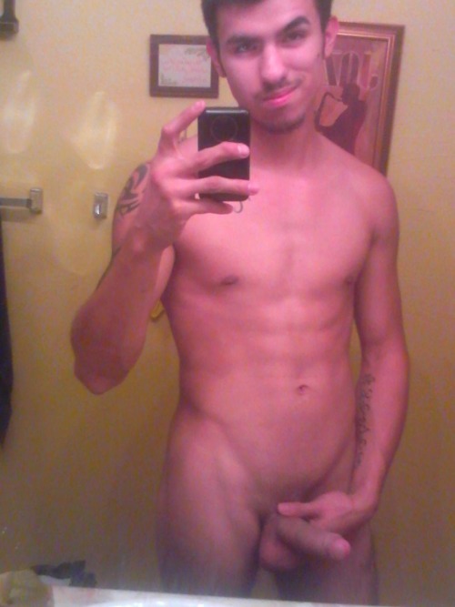 vaquerosdechihuahua:  txsmales:  San Antonio,TX http://txsmales.tumblr.com Submit more men in texas or yourself to txsmales@gmail.com All submissions are anonymous  picandose el culo 