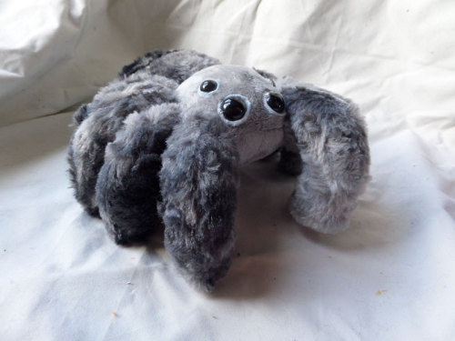 babybunsworld: princesslittlefoxx:  thechinkycowlette:  sosuperawesome:  Large plushies by CuddlesGa