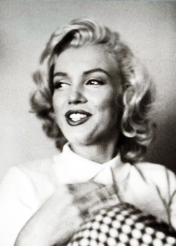  Marilyn Monroe photographed by John Vachon, adult photos