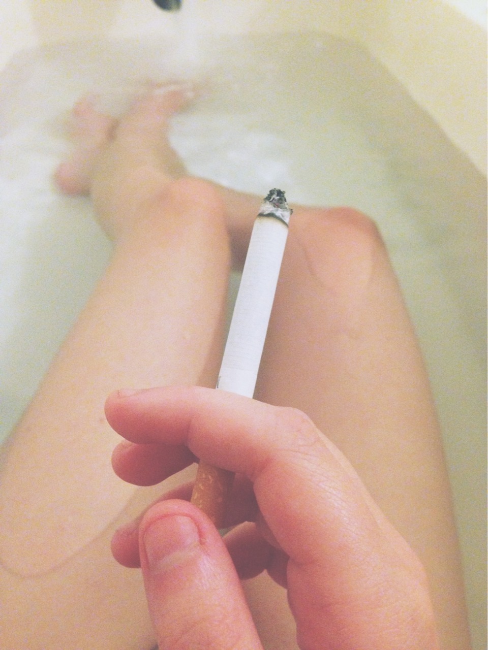 daboooty:  cigs in the tub, stepdad won’t be home for a week!