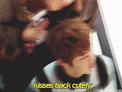    Lay kissing the back of Xiumin's head ♡   