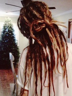 themoonphase:  nedehakeber:  I just want my dreads to be longer:/  *ladyboner*