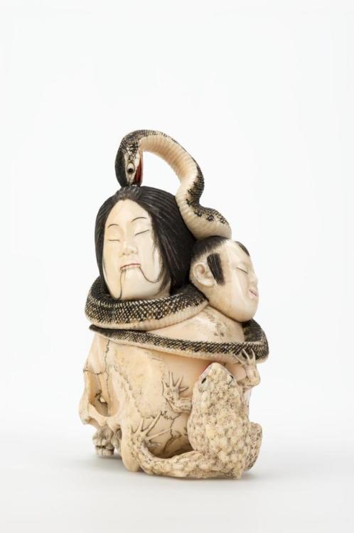 yajifun: Skull, Snake, Frog , and Severed Heads / Asahi Gyokuzan 髑髏、蛇、蛙、晒し首（置物）　旭玉山　1900年頃 Museum of