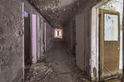 abandonedandurbex:  Abandoned Dorm Building