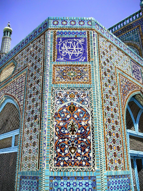 redlipstickresurrected:Unknown Photographer - Blue Mosque in Mazar-i-Sharif, Afghanistan  Photography 