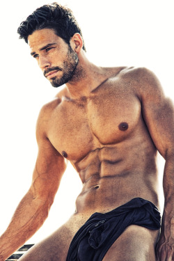 mancrushblog:  Héctor del Pino by Rafa G. Catalá (via @man_crush)