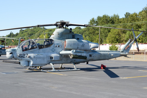 rocketumbl:  AH-1Z