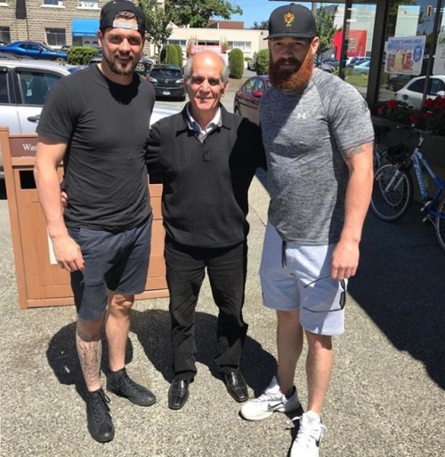 muck it up — Jordie and Jamie (and Jamie's new leg tattoo) out...