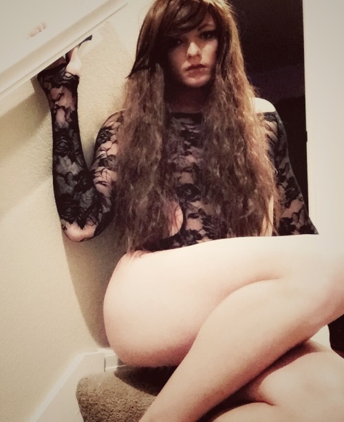 imglitched:  It’s been way too long since I’ve been able to dress up. But that finally changed today. It felt awesome being able to do it. I know I haven’t updated anything new in awhile. So here’s some. And I’ve got more that I’ll post throughout