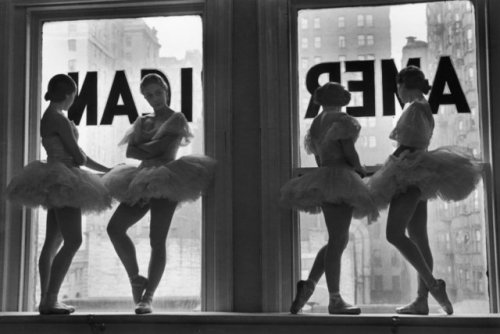 themaninthegreenshirt:Scene at the School of American Ballet, New York [1936] by Alfred Eisenstaedt 