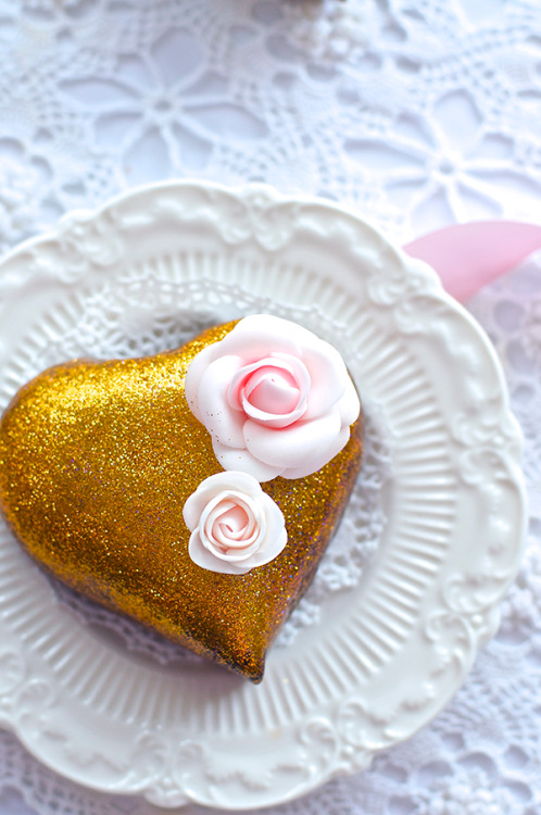 confectionerybliss:  dark chocolate mousse hearts || lulus sweet secrets 