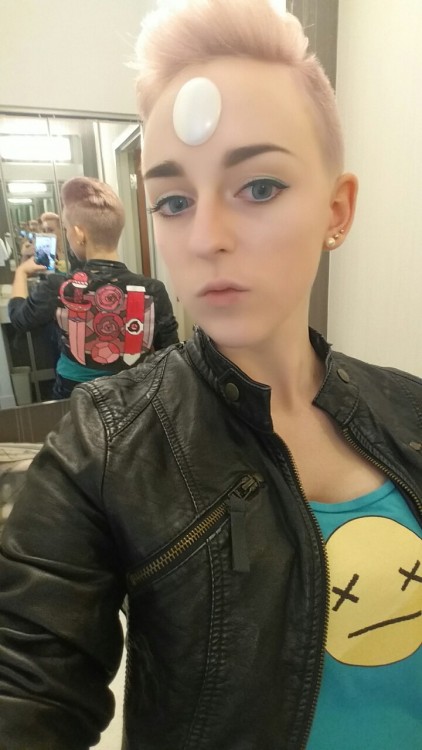 l-sula-l:  l-sula-l:  Bad Pearl~(The incredible back patch was made by @quietestcoyote! I wish I had a better picture of it but this jacket is not it’s permanent home and I’ll take proper pictures when its permanent vest is finished)  IN LIGHT OF