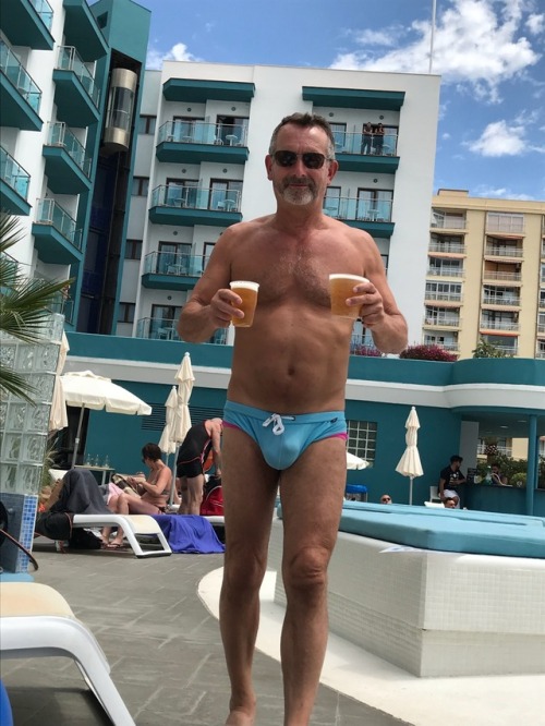 deno101: My man and his massive package