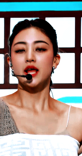 Send Me An Idol And Era ↳ Jihyo + Set Me Free Era For Anon