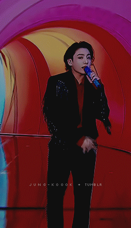 Jungkook Flipping His Mic So Smoothly