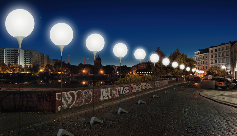 kateoplis:  Berlin marks “fall of the wall” with 8,000 balloons in LICHTGRENZE